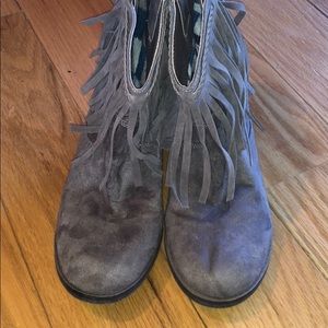 Fringe boots